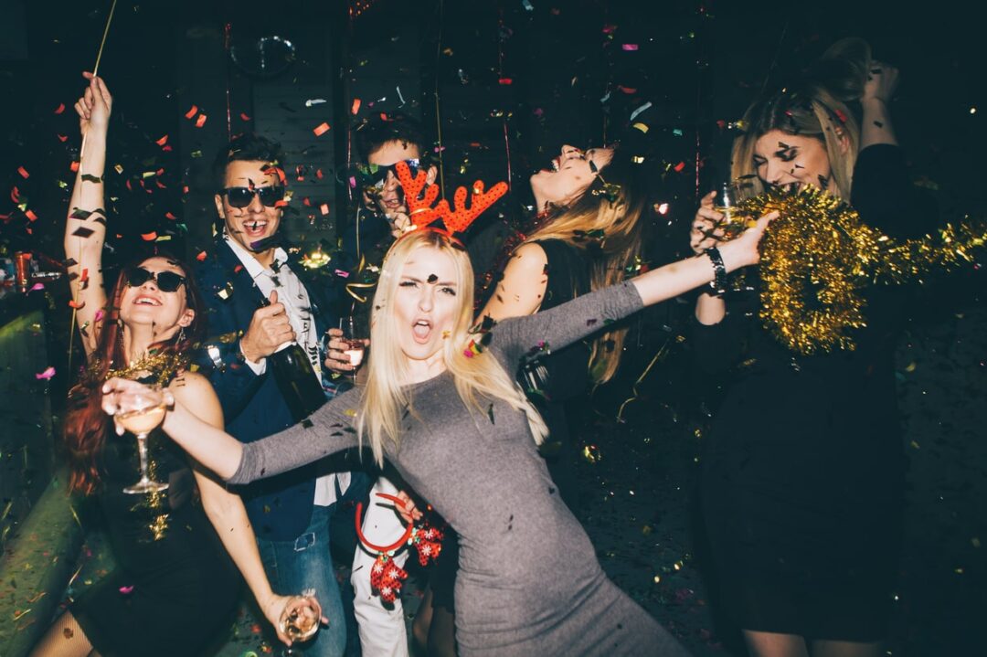 How to Avoid a Raucous Office Holiday Party Leading to a Lawsuit avanteinsurance.com